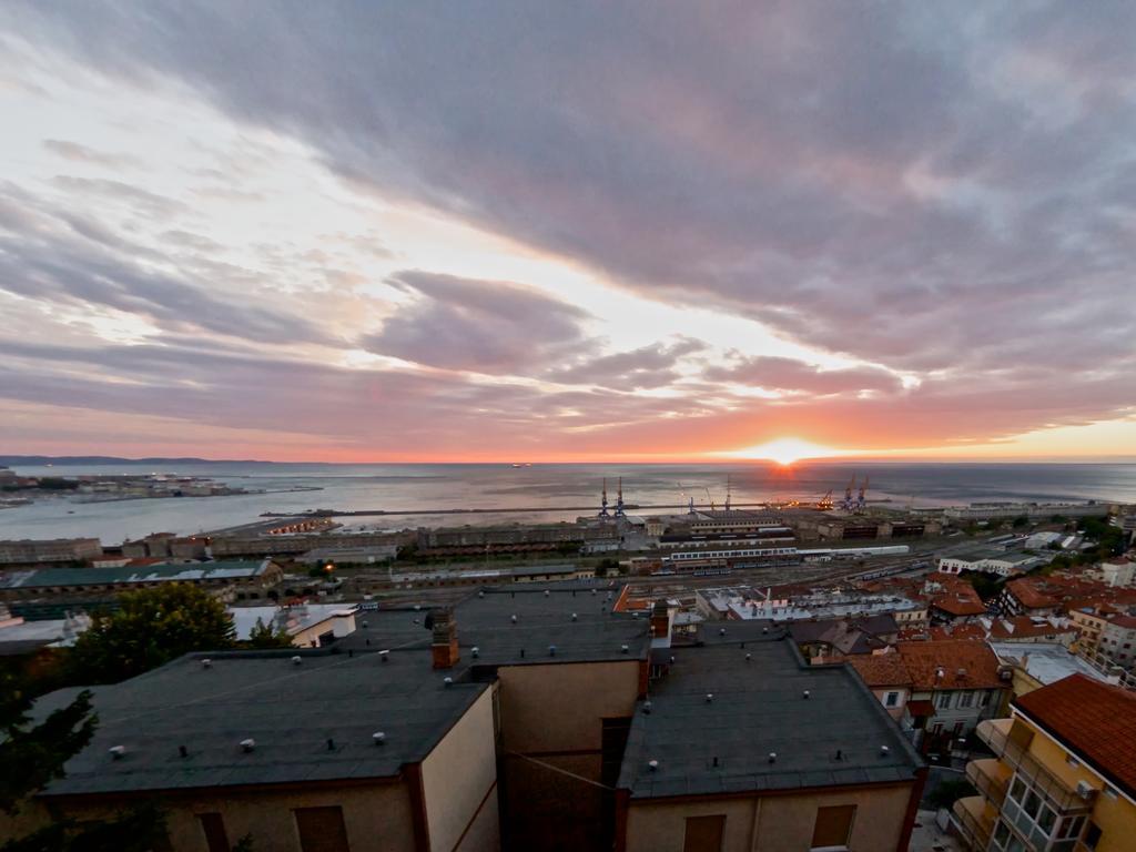 SeaTriëst Buitenkant foto