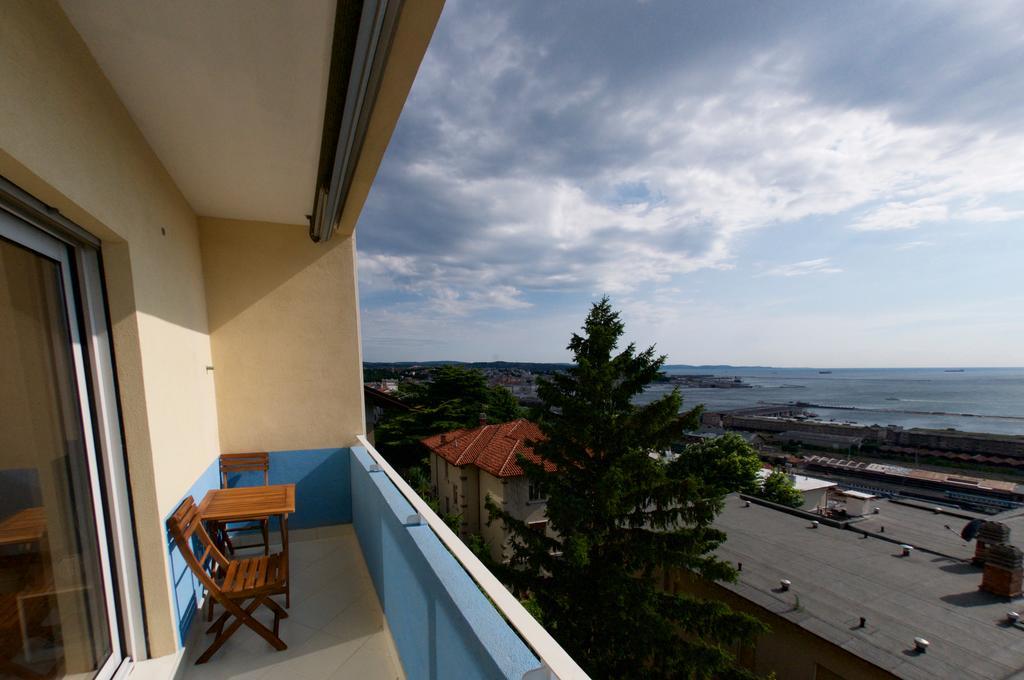 SeaTriëst Buitenkant foto